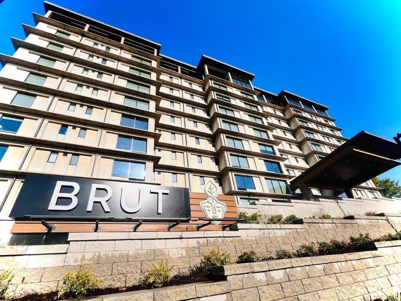 Brut Hotel Tulsa Buitenkant foto